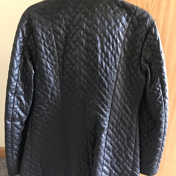 Stylish women’s leather jacket - Picture 5 of 5